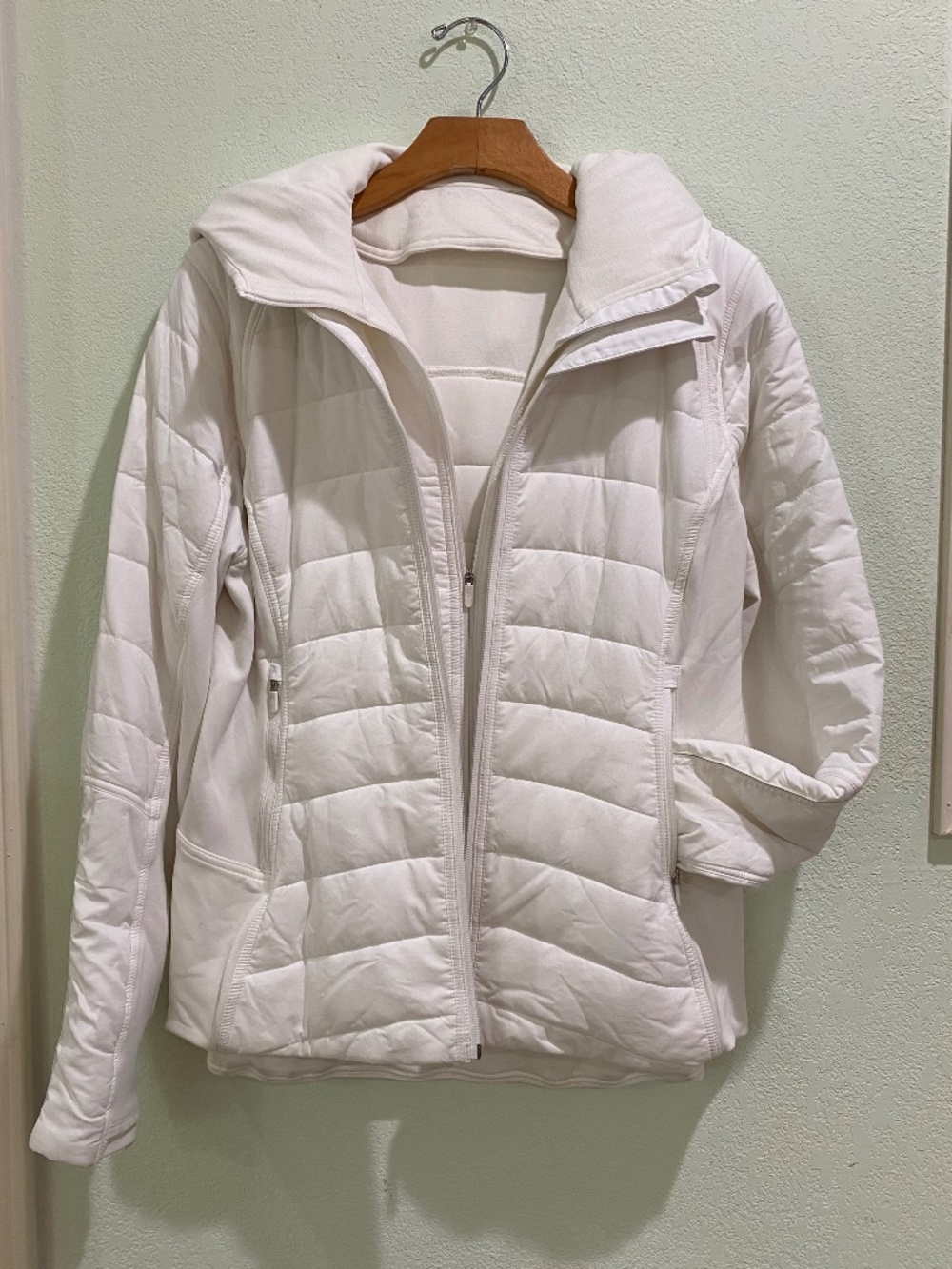 Lululemon jacket - Picture 3 of 9